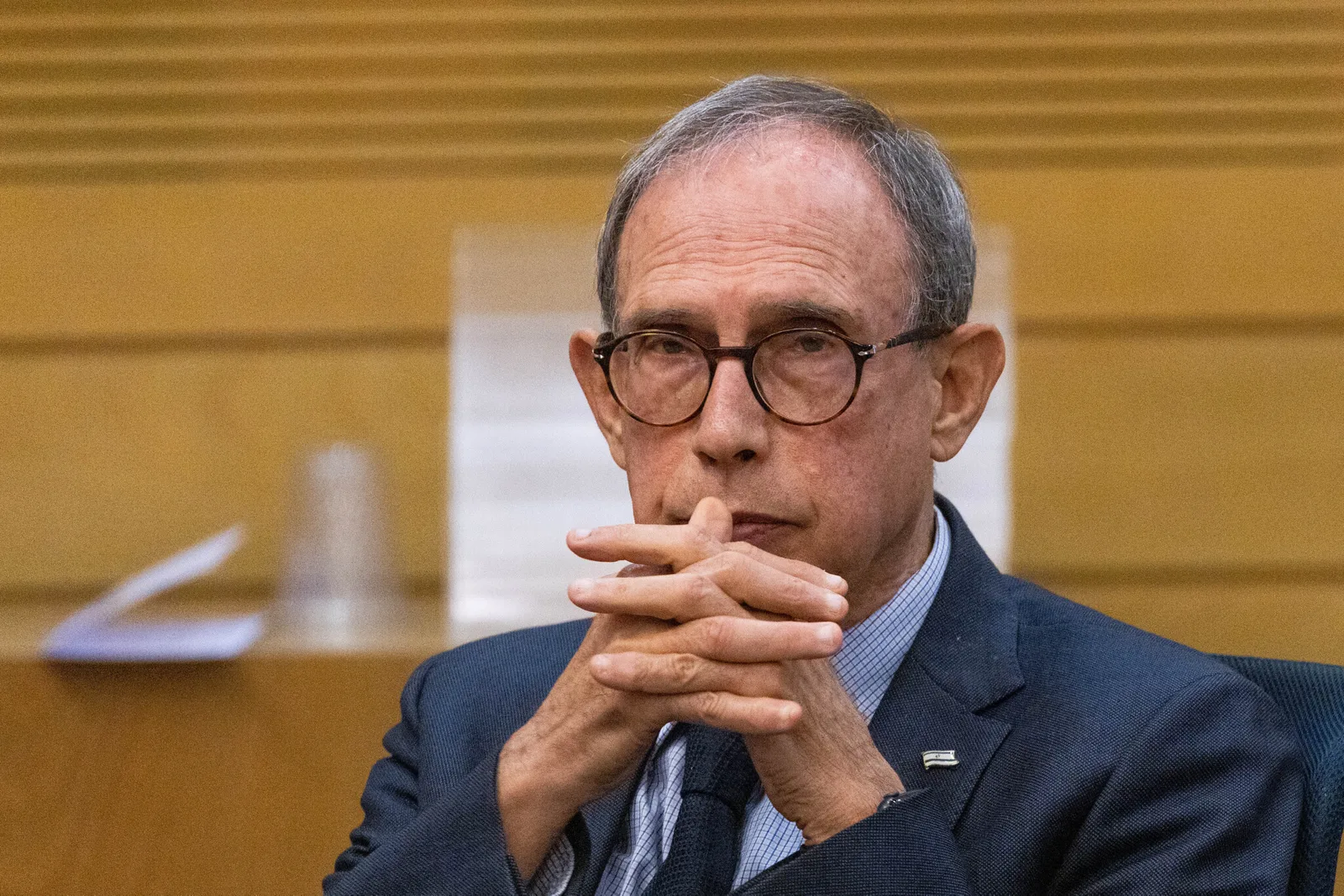 Le ministre des Affaires de la diaspora Nachman Shai assiste au Lobby du peuple juif, à la Knesset, à Jérusalem, le 15 novembre 2021. (Crédit: Yonatan Sindel/Flash90)